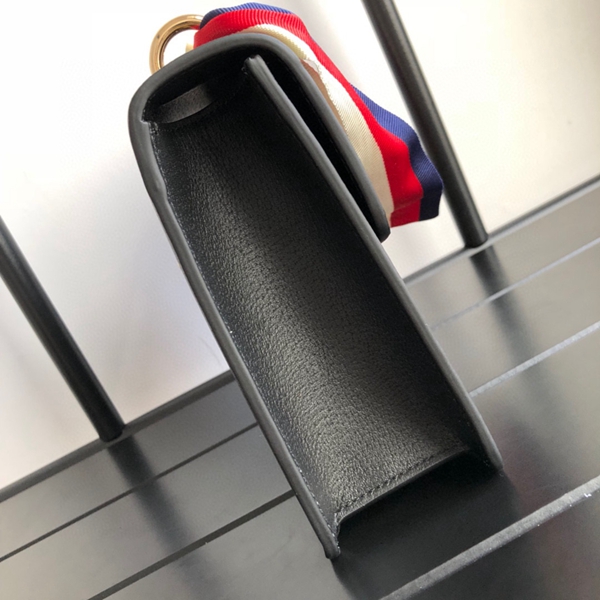 グッチバッグ側面デザイン